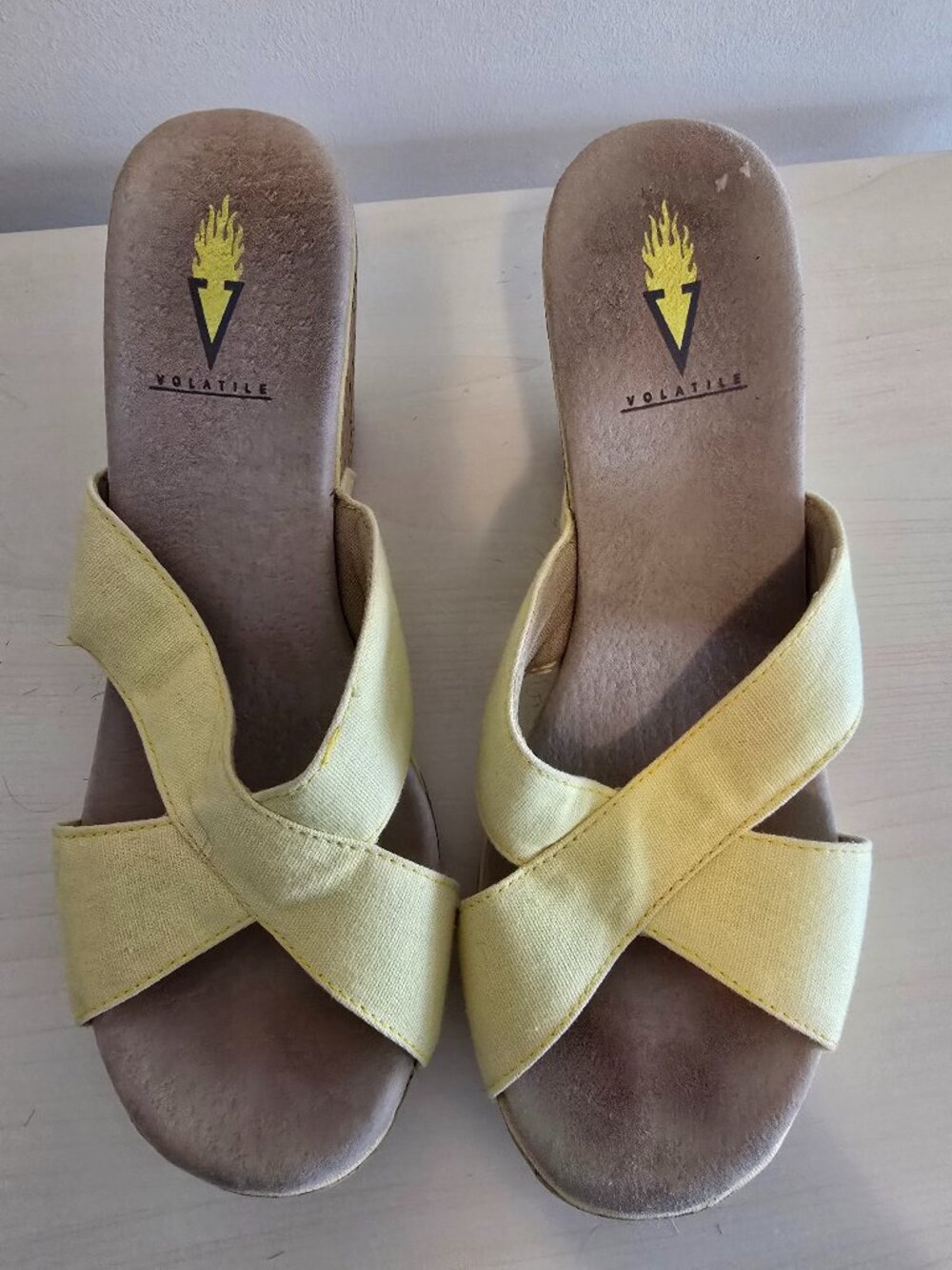 Volatile Yellow Wedge Size 8